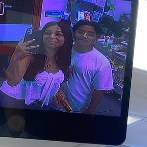 Meet your Posher, Amahia